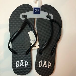 Gap flip flops